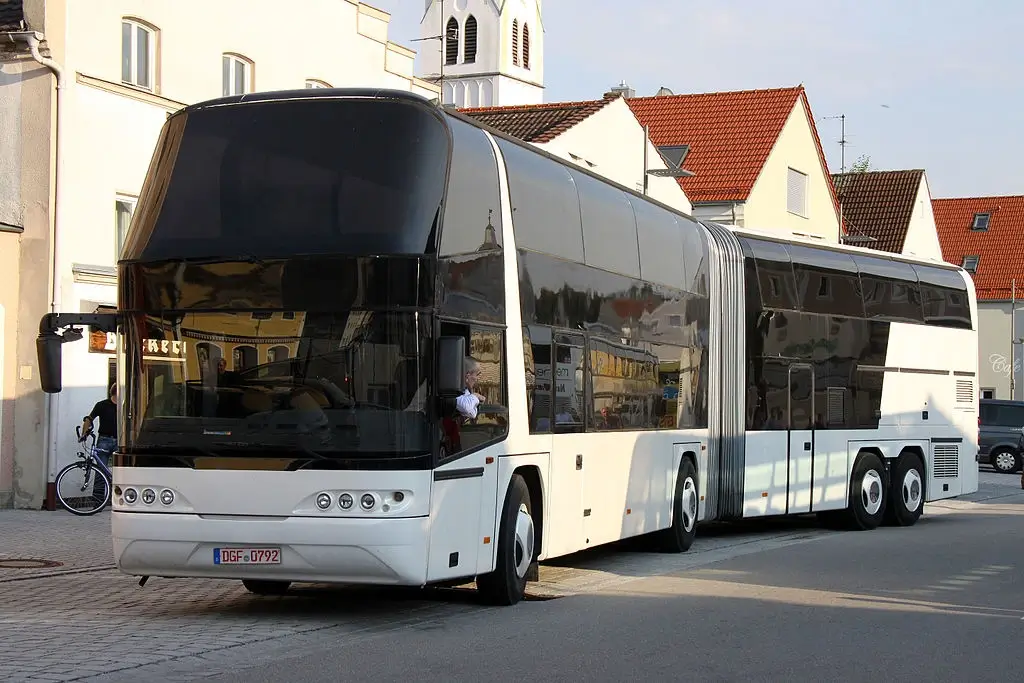 Bus Neoplan el más grande del mundo