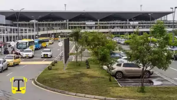 Buses en el aeropuerto
